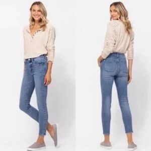 Judy Blue Relaxed Fit Stretch Skinny Jeans Light Blue Wash 3/26 Women’s